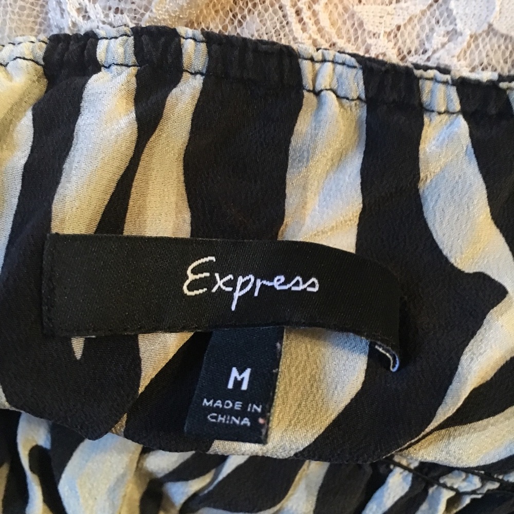 Express Zebra Top - Picture 4 of 4